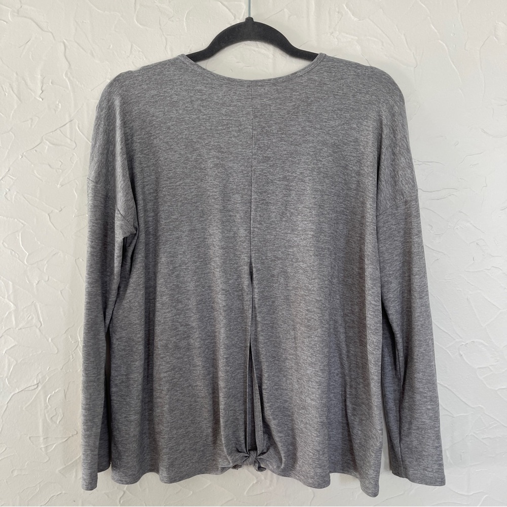 Beyond Yoga Long Sleeve T-Shirt. Womens size Medium. - Picture 3 of 4